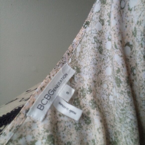 BCBG Generation Blouse Women S Sleeveless Lace Detail Lightweight Print Peach - Picture 15 of 15